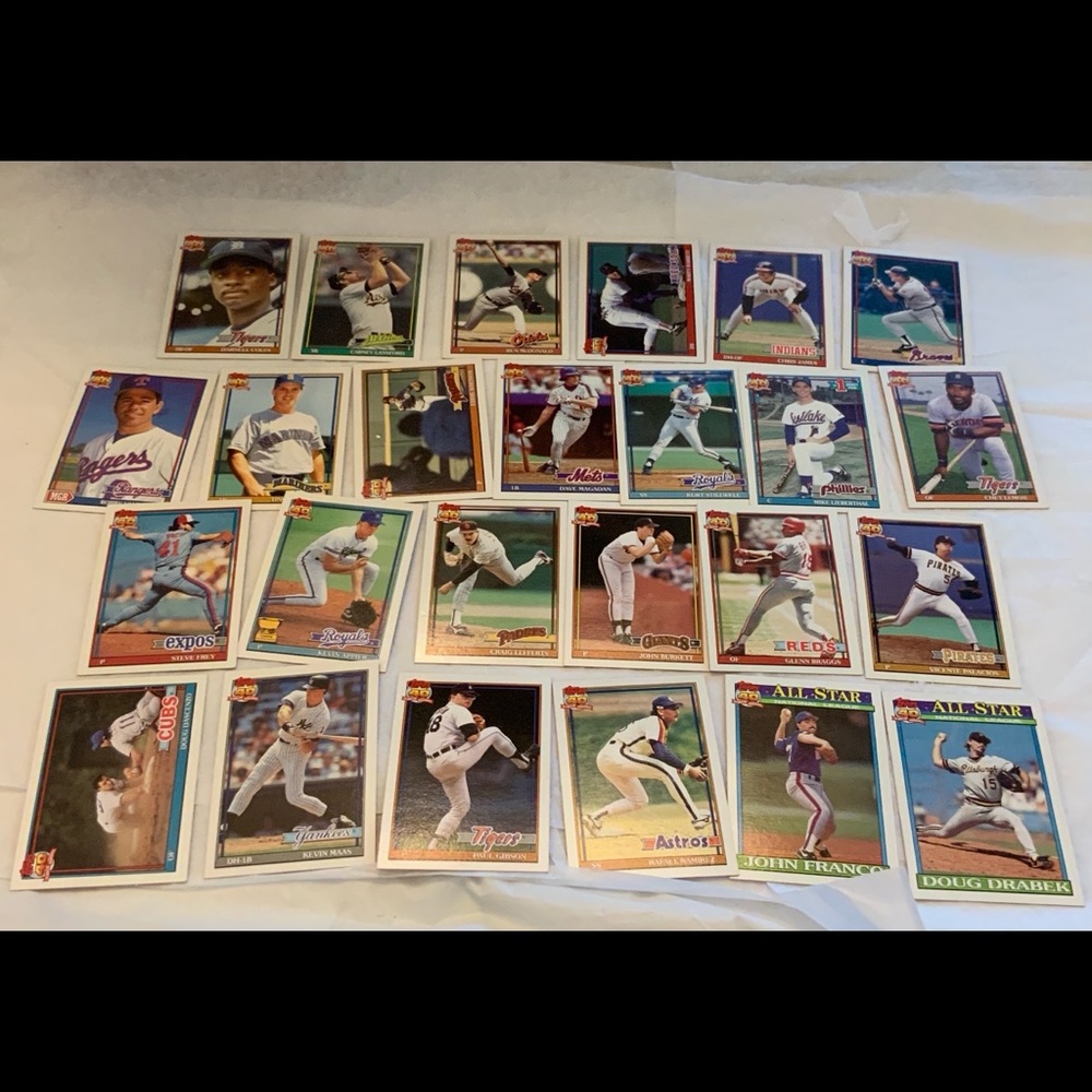Bundle of Baseball Cards Lot 75